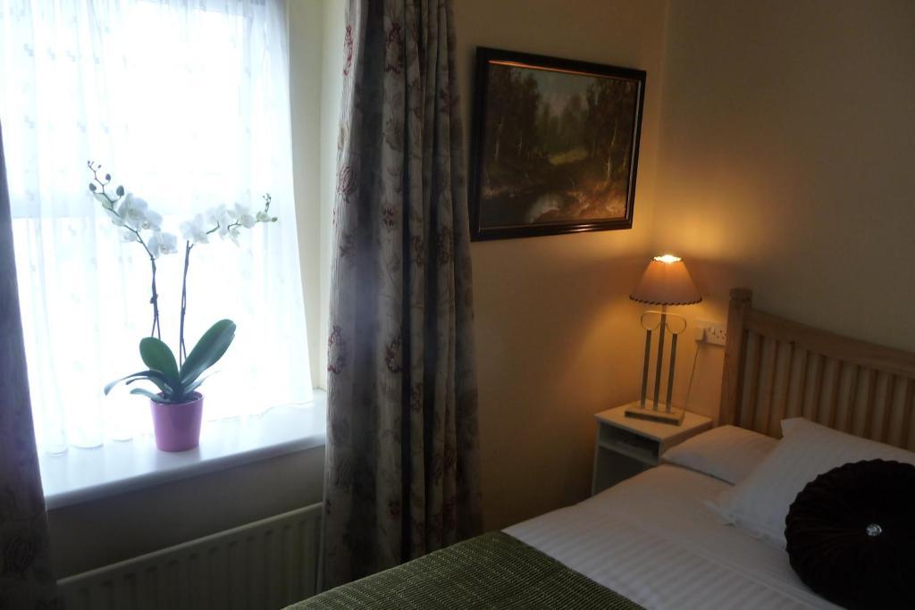 Killarney House Western Road Hotel Cork Room photo